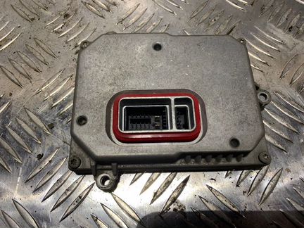 Блок ксенона правый Audi A4 B7 2.0 2007