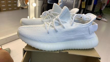 Adidas Yeezy Boost 350 V2 Cream White