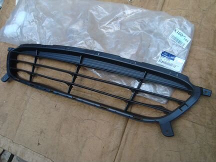 Решетка бампера Хундай Солярис оригинал новая