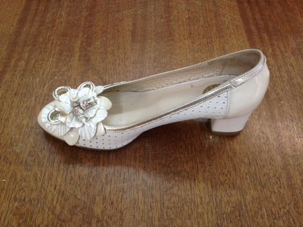 Туфли женские фирмы Renzoni новые