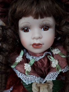 Немецкая фарфоровая кукла rf- Collection