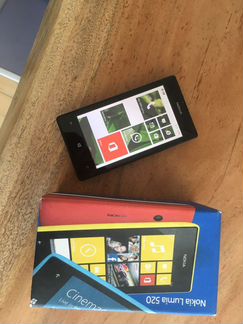 Телефон Nokia Lumia 520