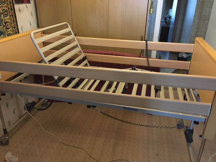 Медицинская кровать для лежачих больных