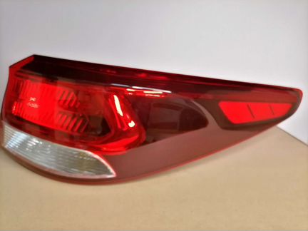 Фонарь Киа Рио 4 новый кузов внешний