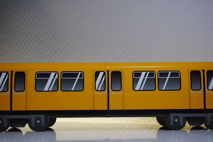 Molotow Mini Subway Berlin. Картонный вагон метро