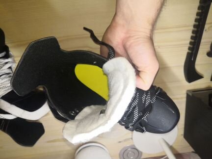 Коньки хоккейные детские размер 37 (CCM 9040 SE)