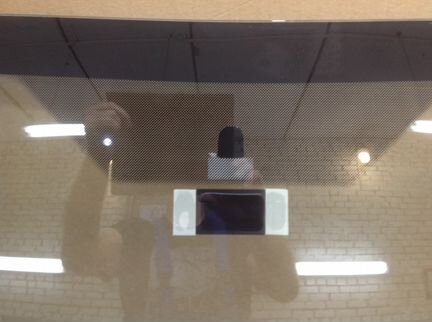 Jeep grand cherokee 05-10 стекло лобовое