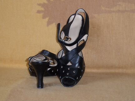 Продаю хорошую обувь из натуральной кожи