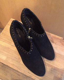 Ботильоны Tahari из натурального нобука