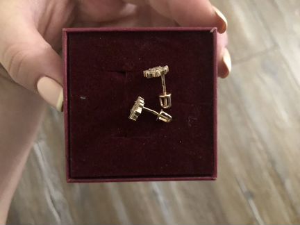 Золотые серьги-пусеты