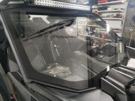 Лобовое стекло Can am Maverick X3 с дворником