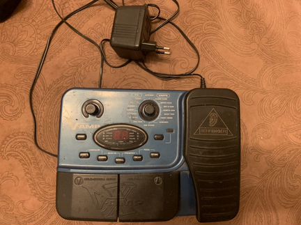 Гитарный процессор behringer v-amp