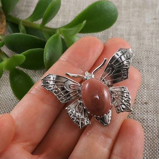 Брошь Бабочка Яшма Мукаит пыльная роза марсала