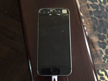 Телефон iPhone 5 s