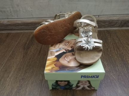 Босоножки для девочки Clarks. Размер EU29