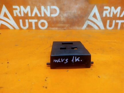 Кронштейн эмблемы передний Mercedes C-Class W205