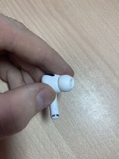 Левый наушники от Airpods Pro
