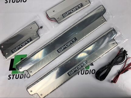 Накладки на пороги с подсветкой Range Rover sport