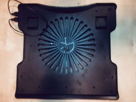 Подставка с охлаждением