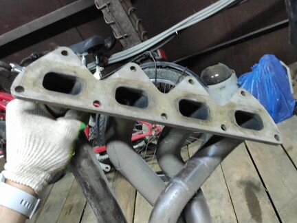 Выпускной коллектор Renault Clio 3 1.6