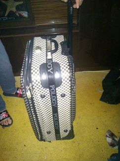 Чемодан дорожный