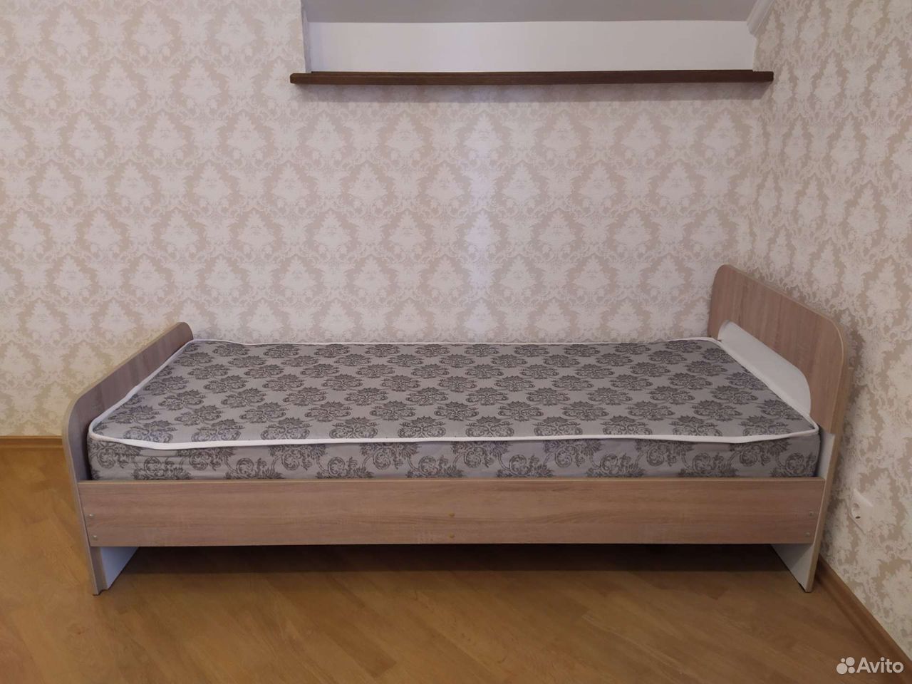 Кровать