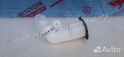 Горловина бачка омывателя Toyota Land Cruiser 200