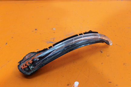 Повторитель в бампер левый Audi A6 C7 2011-2018