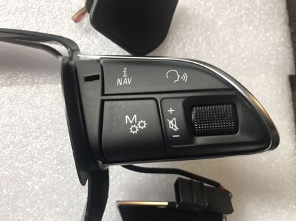 Кнопки руля Audi A8 D4 4H