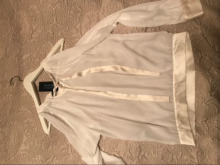 Блузка новая Guess 42-44 р