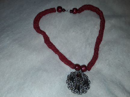 Украшение из бисера