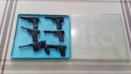 Набор сувенирных пистолетов СССР