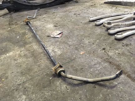 Задний стабилизатор задний Mercedes-Benz E-Class