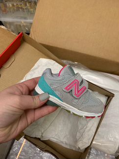 Кроссовки для девочки New Balance