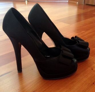 Босоножки Fendi 37.5