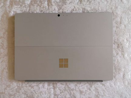 Microsoft Surface Pro 5 (i5, 4gb)
