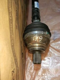 Привод полуось 3q0407272at