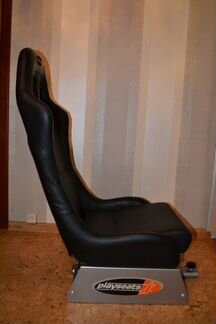 Playseat Evolution - кресло для автосимуляторов