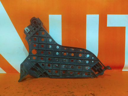 Кронштейн фары передний левый Audi Q3 1 8U