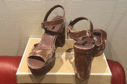 Босоножки бархатные zara