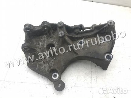 Кронштейн генератора Renault Clio 2 K7JA700 2001