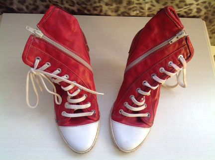 Кеды кожаные на каблуке