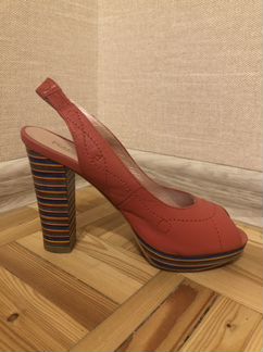 Босоножки женские 37 размер почти новые. натуральн