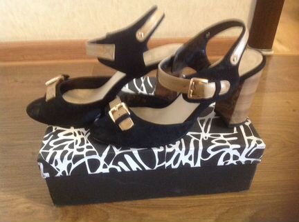 Женские босоножки