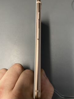 Продам телефон iPhone 8