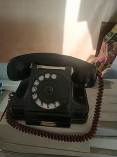 Старинный телефон
