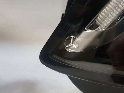 Фара Mercedes C205