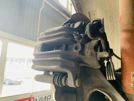 Суппорта VAG 8E0615423 passat b5