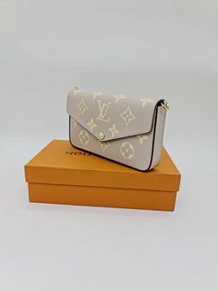 Клатч Louis Vuitton