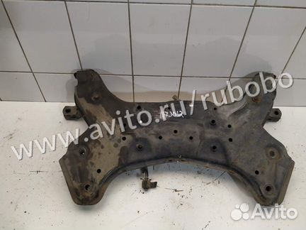Подрамник передний 624004L000 Hyundai Solaris